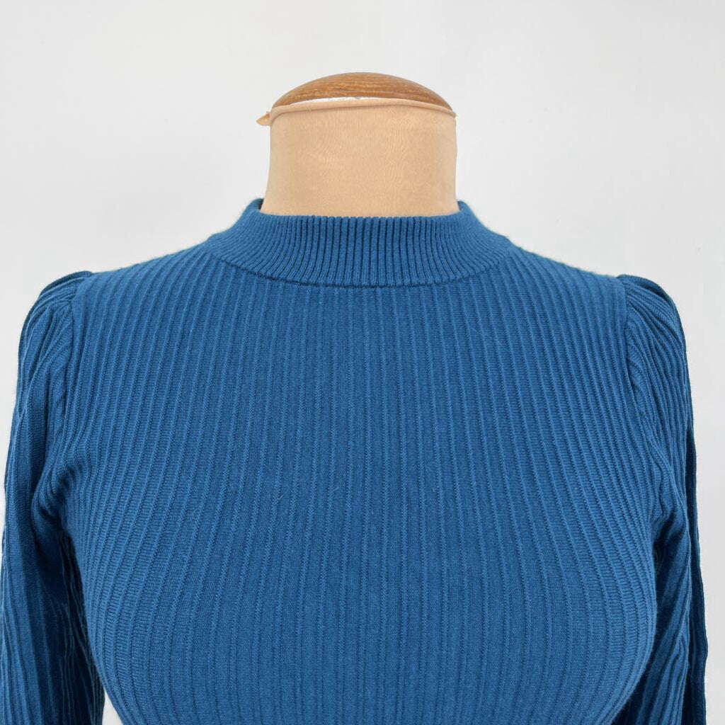 Ann Taylor lightweight l/s Sweater