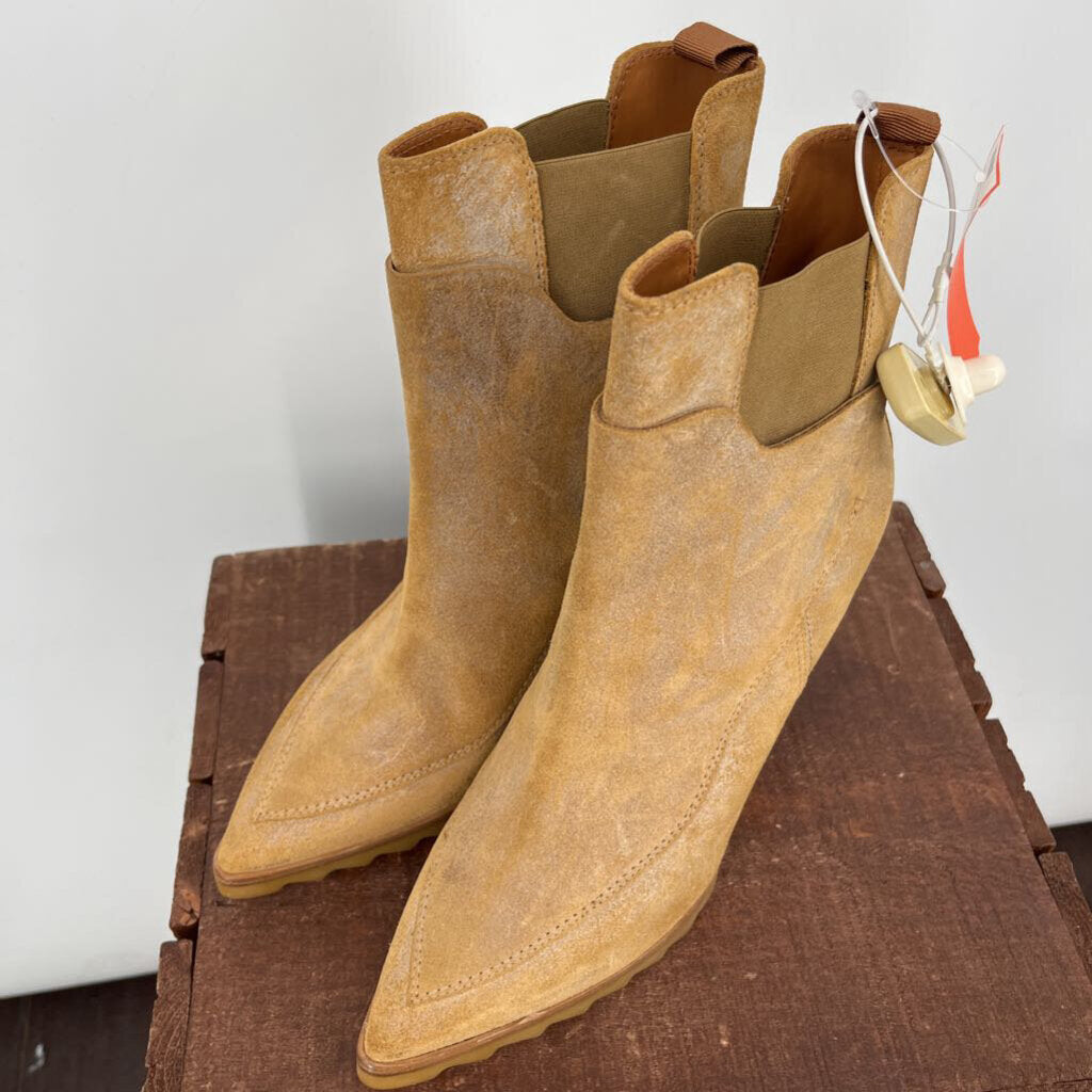 Right Bank Shoe Co. suede Booties