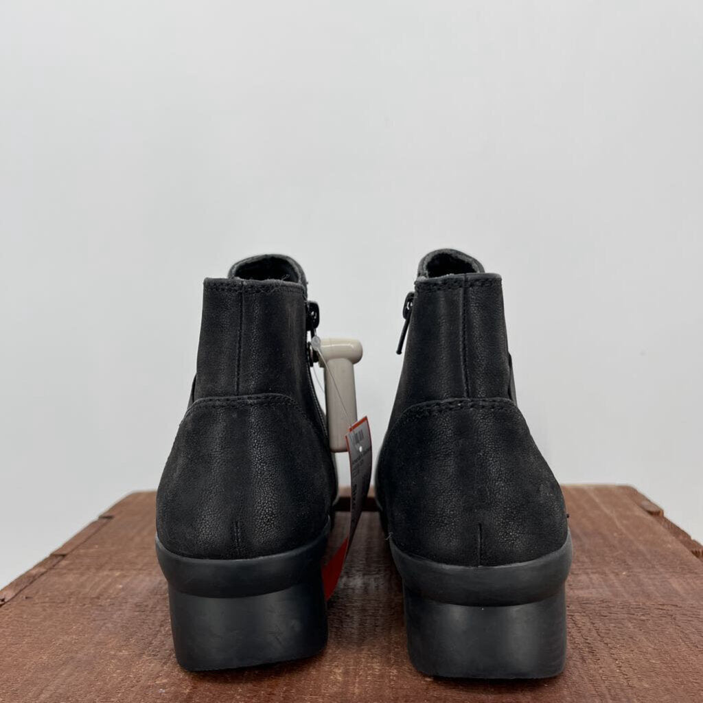 Clarks Cloudstepper Booties