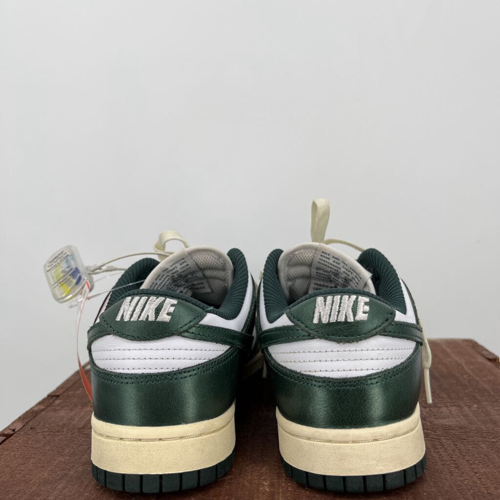 Nike Dunk Low Sneakers