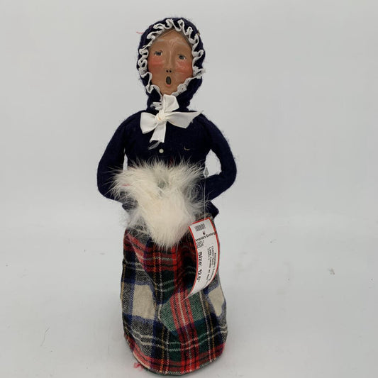 Lady Caroler w/ Muff