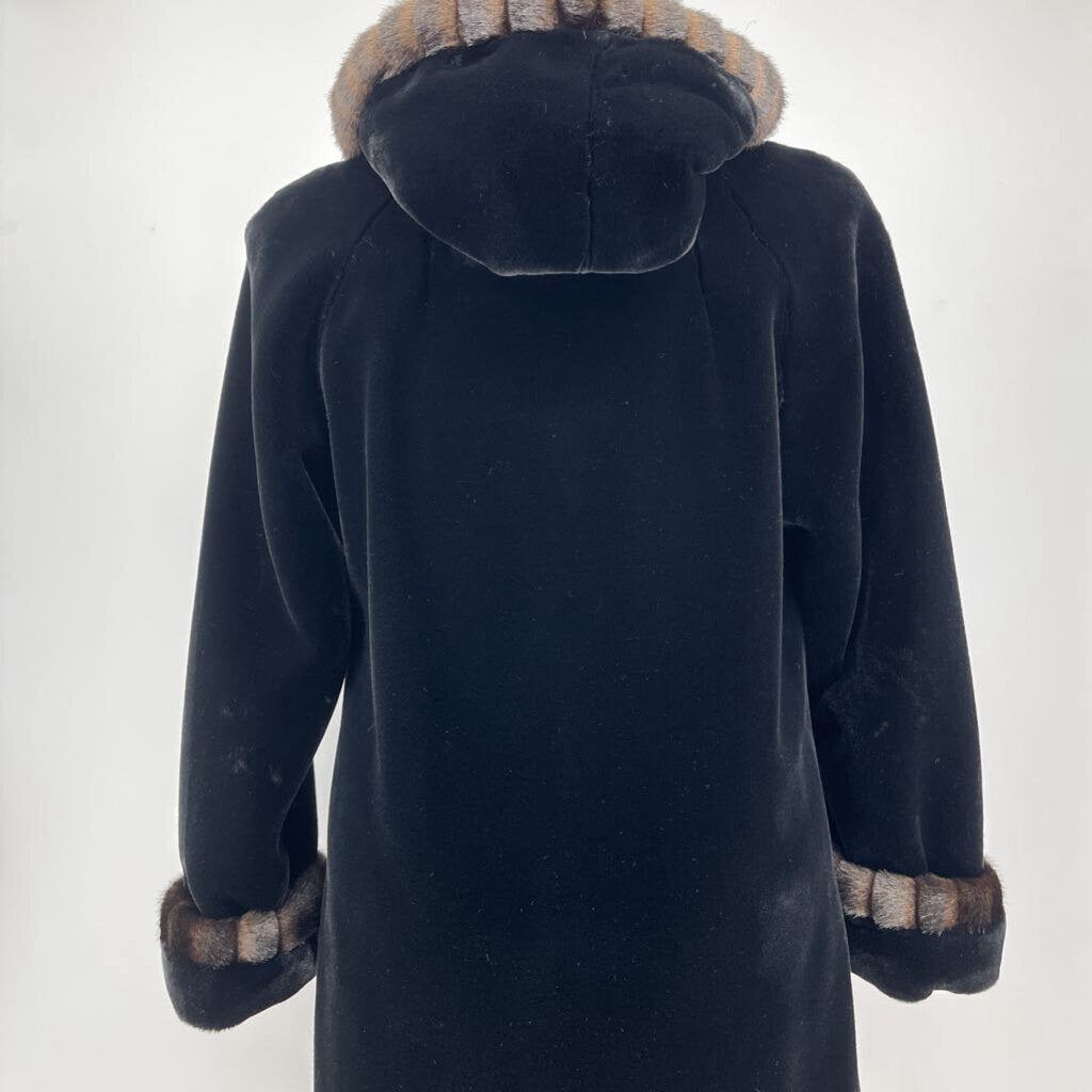 Gallery Coat
