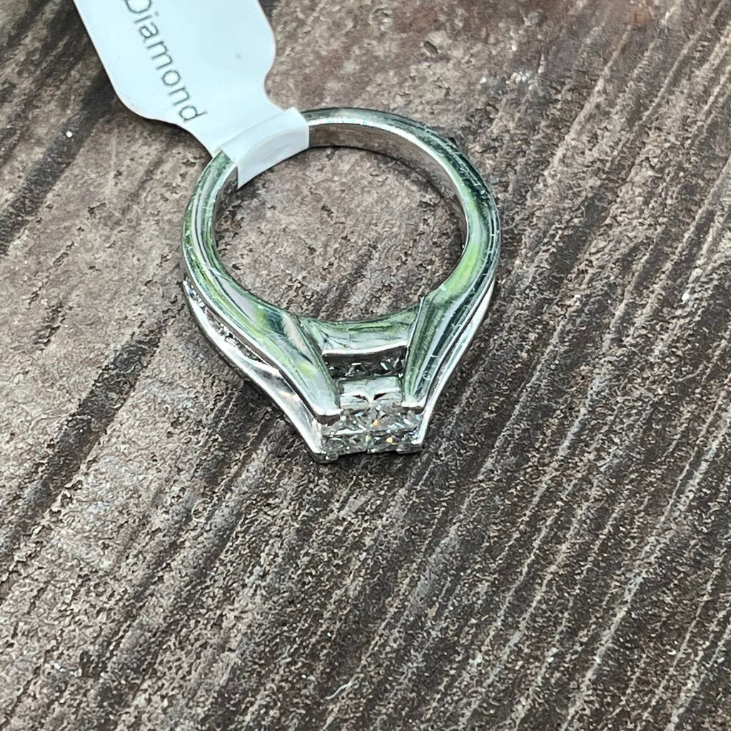 14k WG Diamond Ring