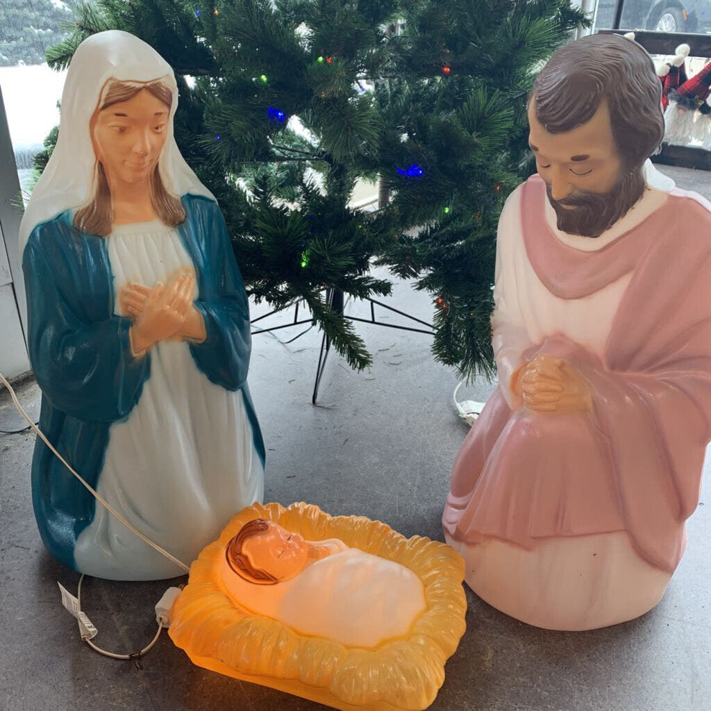 Baby Jesus w Parents Blow Mold Set