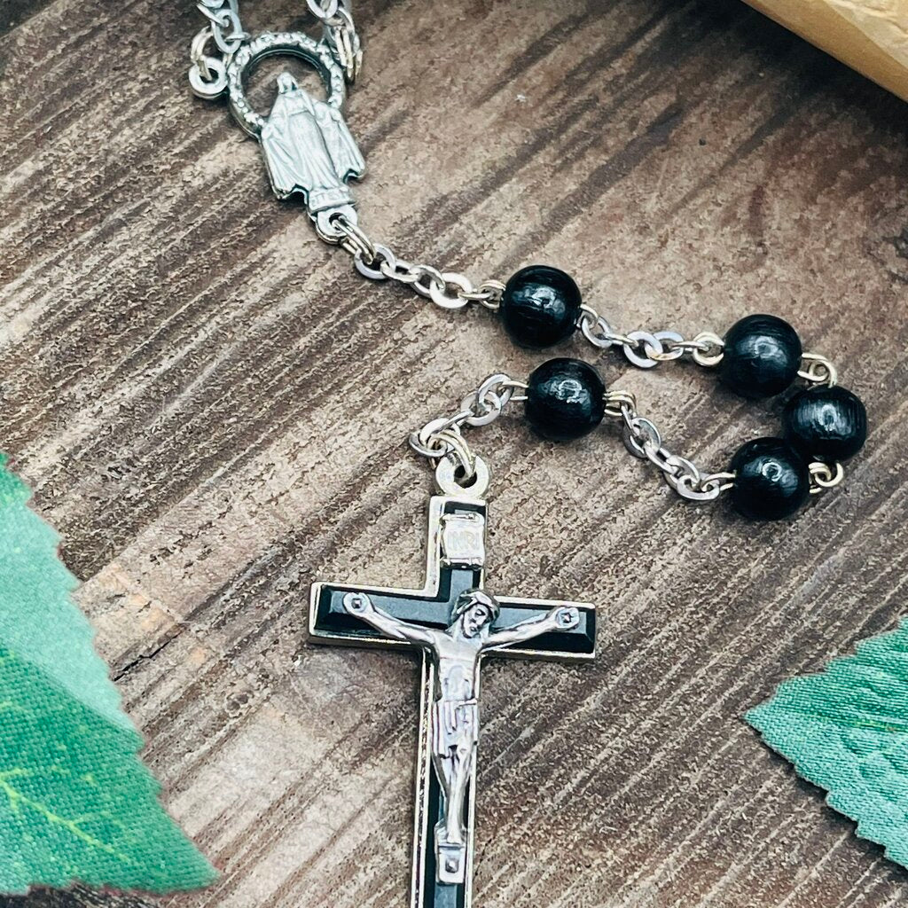 Dolce & Gabbana Rosary Necklace – Amanda's Exchange Consignment