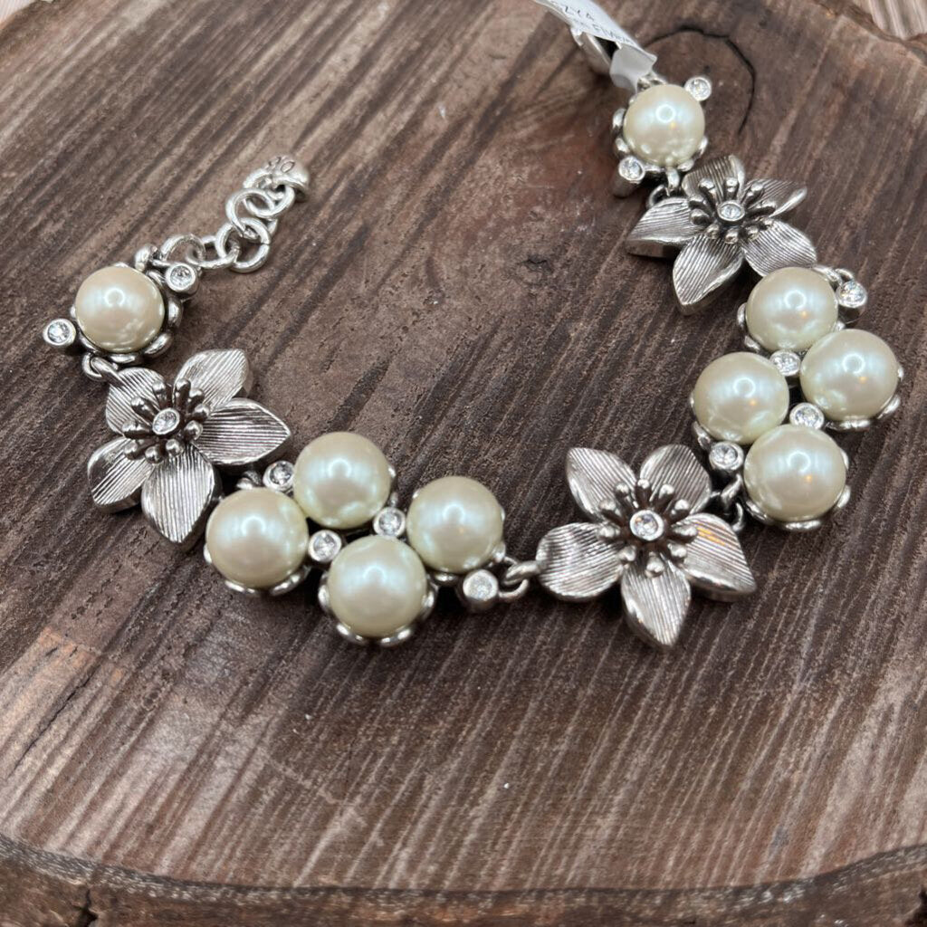 Brighton Catch the Moon Bracelet