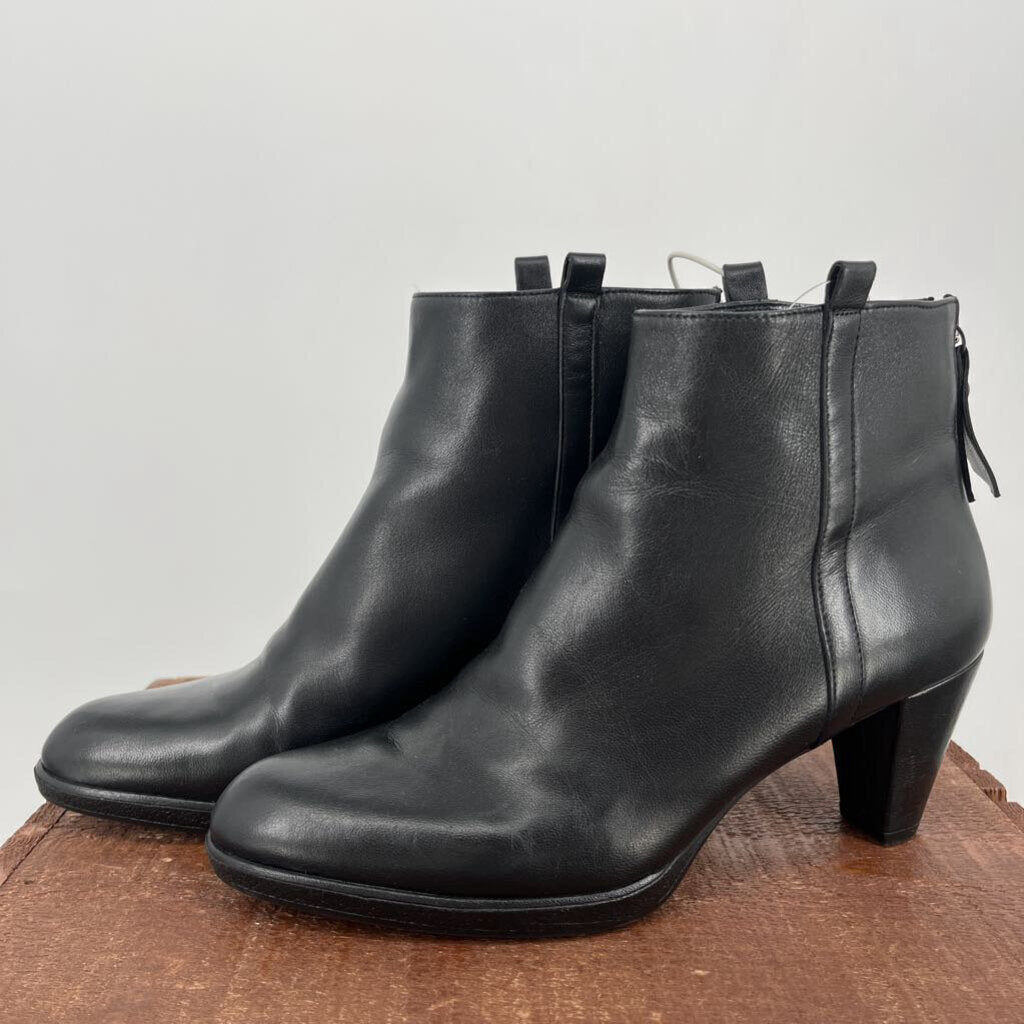 Stuart Weitzman Booties