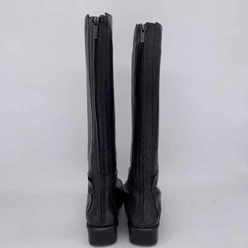 VTG BCBG Max Azria Boots