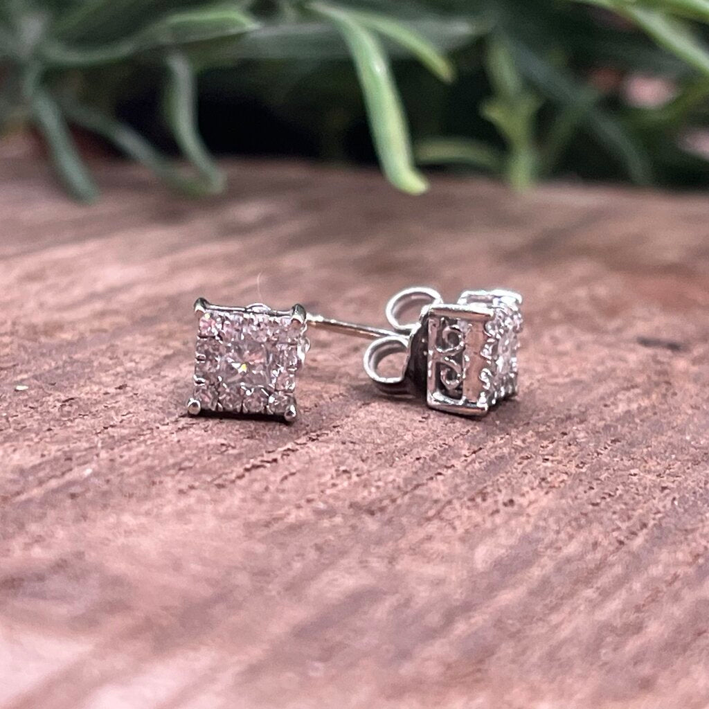 14k White Gold and Diamond Stud Earrings