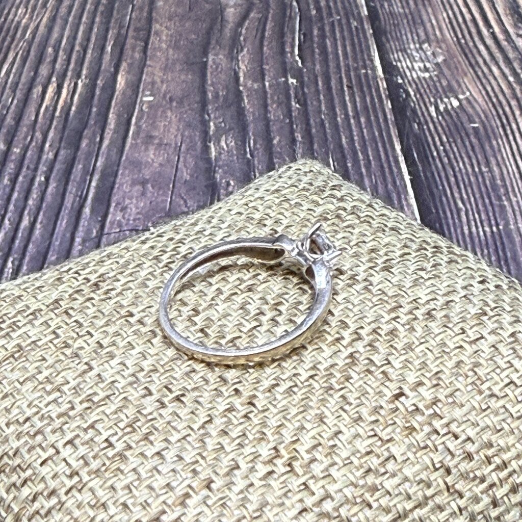 14k WG Diamond Ring