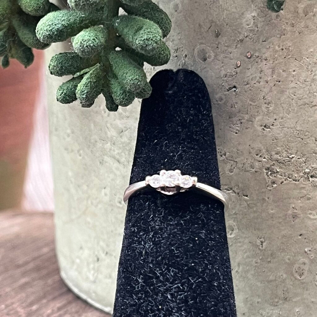 10k WG Diamond Ring