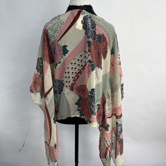 Bisou Bisou Floral Kimono
