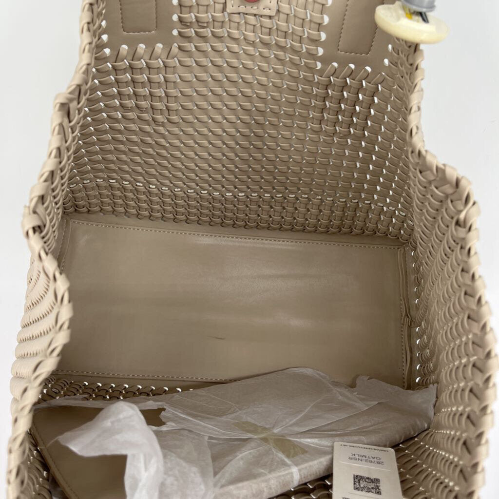 Urban Expressions Tote