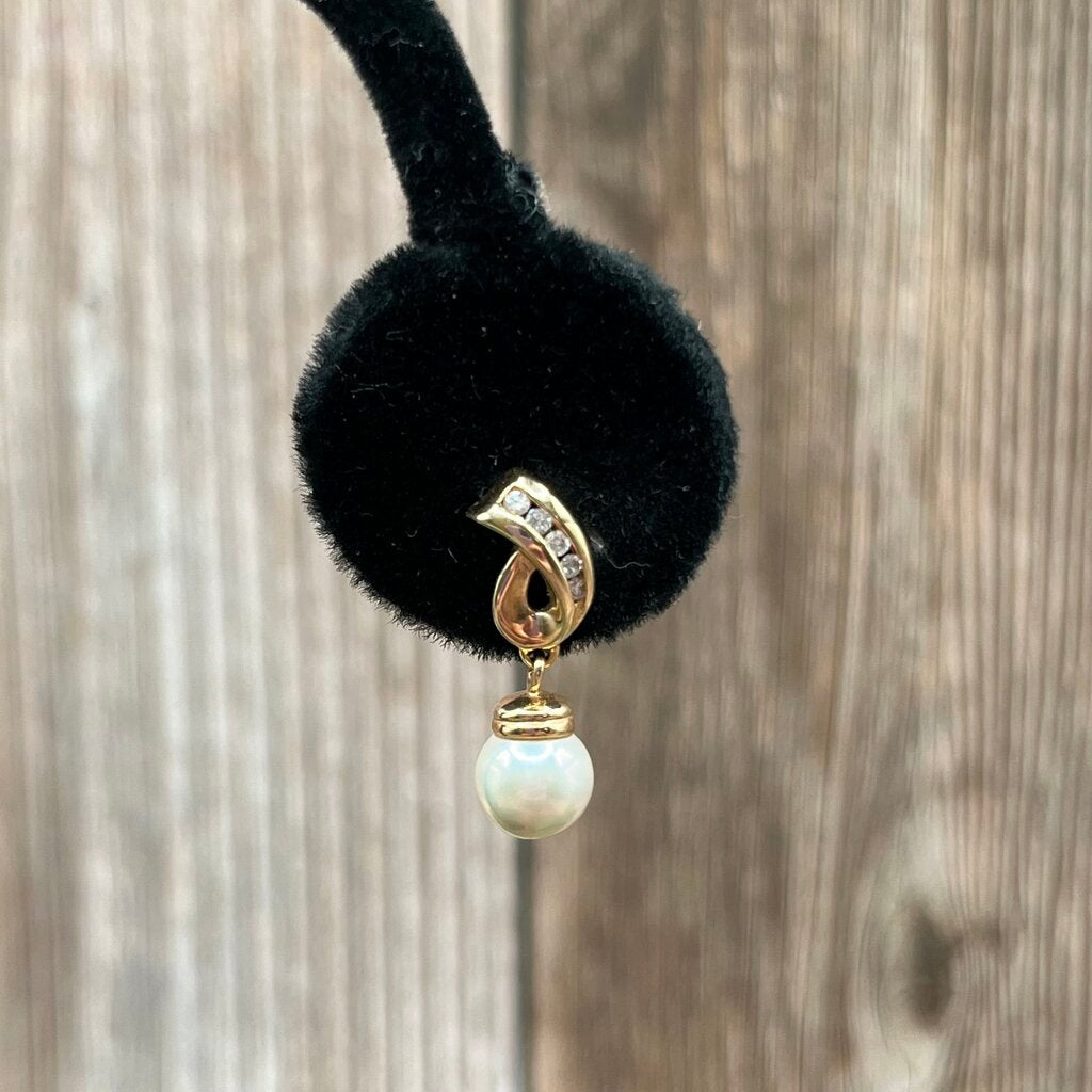 10k YG Diamond and Pearl Earrings