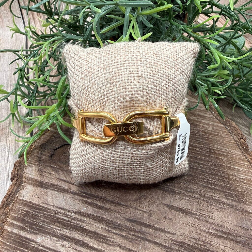 Gucci 1500L Bangle Watch