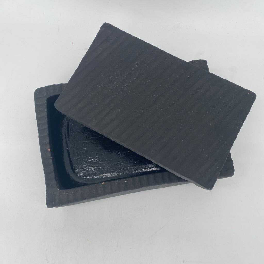 Ridged Terracotta Box