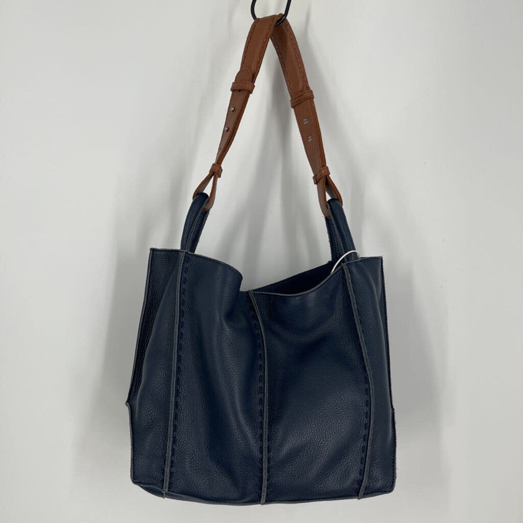 The Sak shoulder Bag