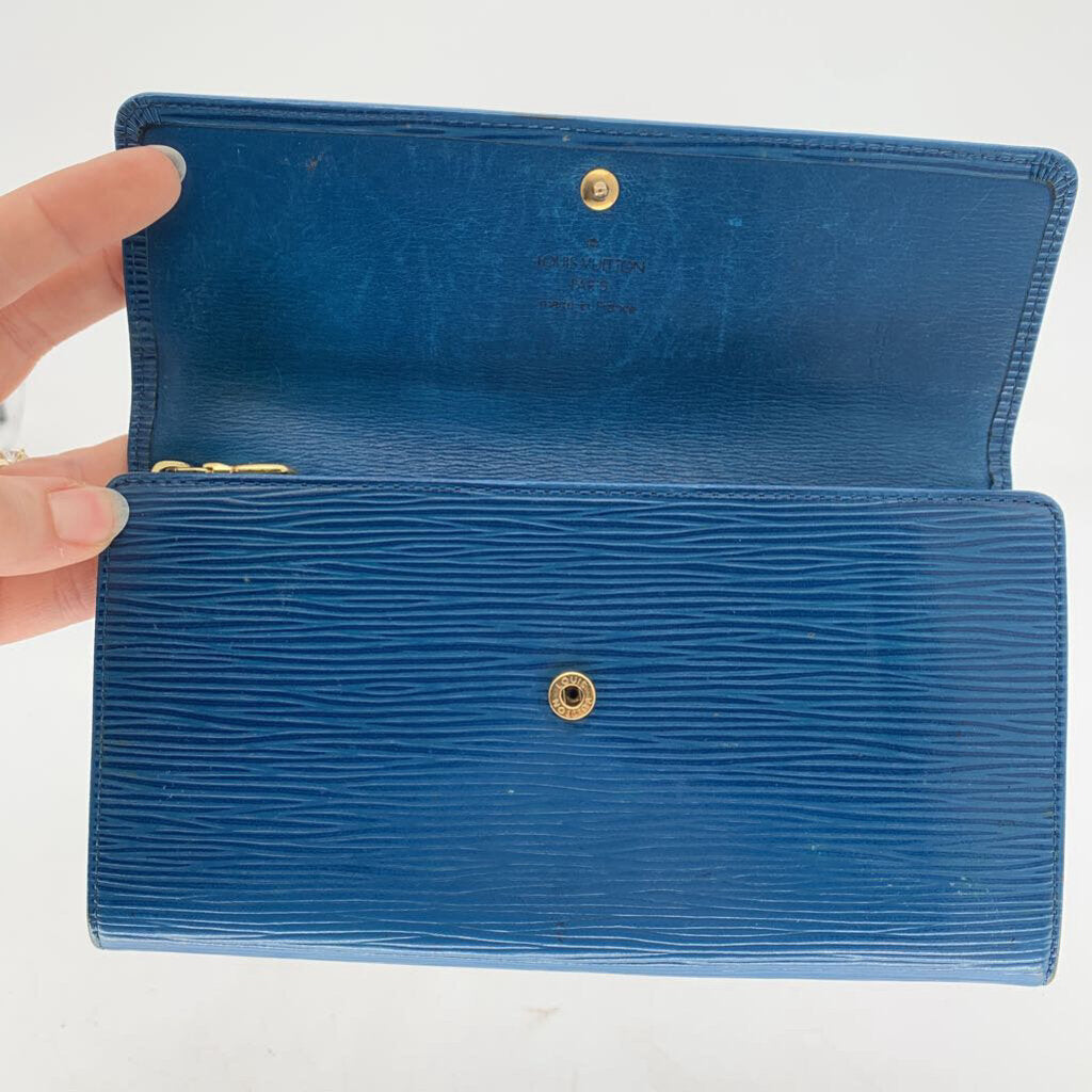 Louis Vuitton Sarah Wallet