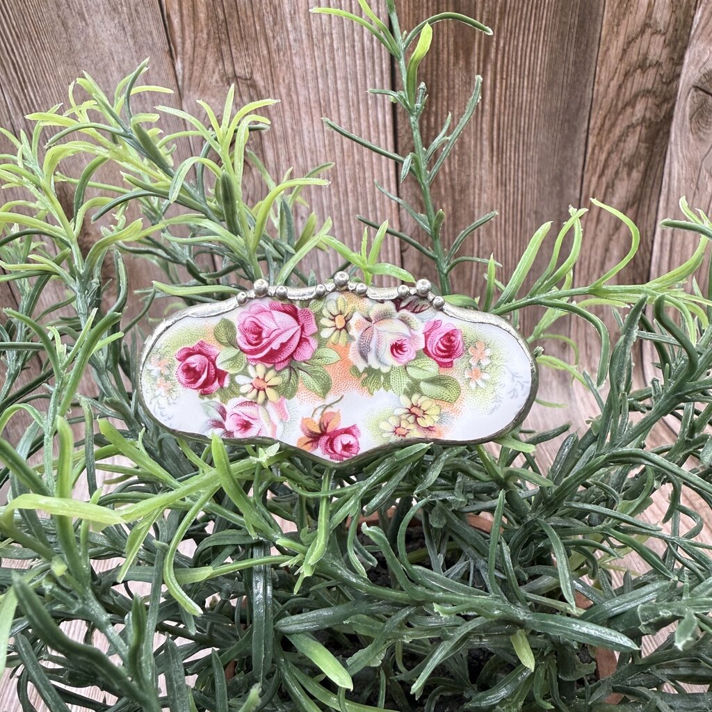 Linda Carrigan Broken China Brooch