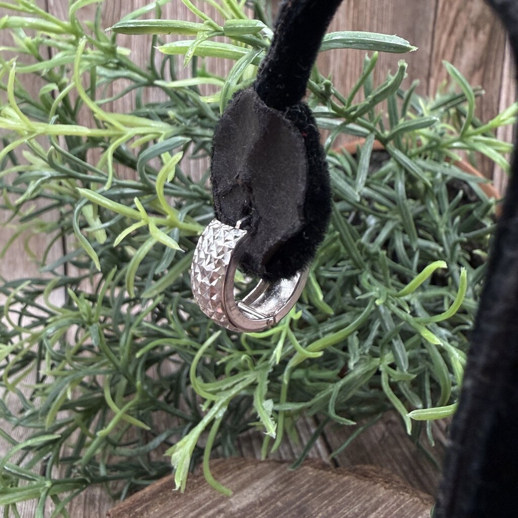 14k Huggie Hoop Earrings