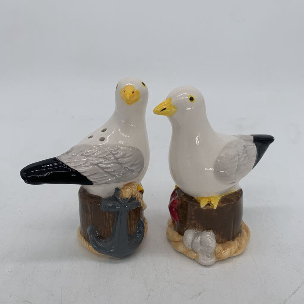 Pfaltzgraff Bird S&P Shaker Set