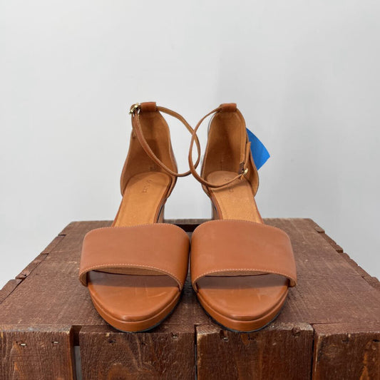 Dr. Liza Heeled Sandal