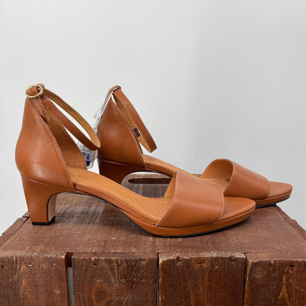 Dr. Liza Heeled Sandal