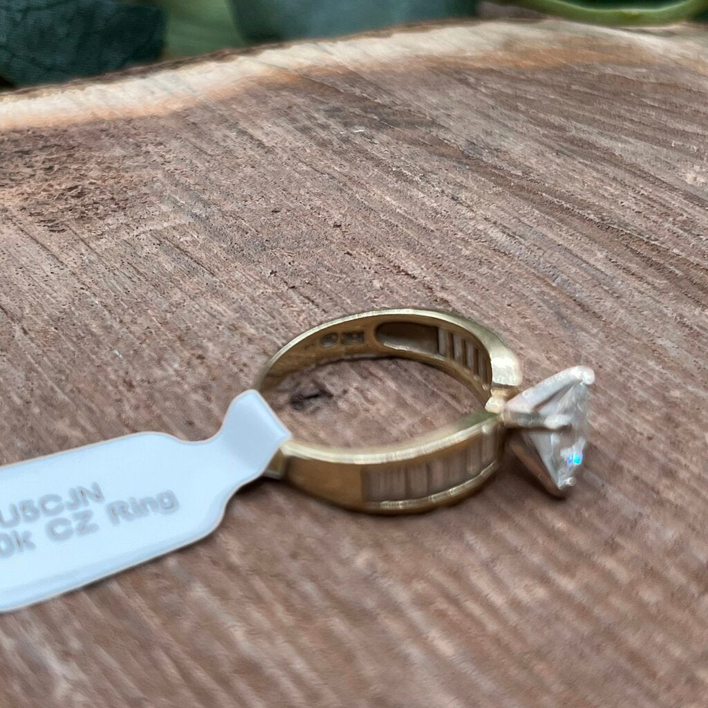 10k YG CZ Ring