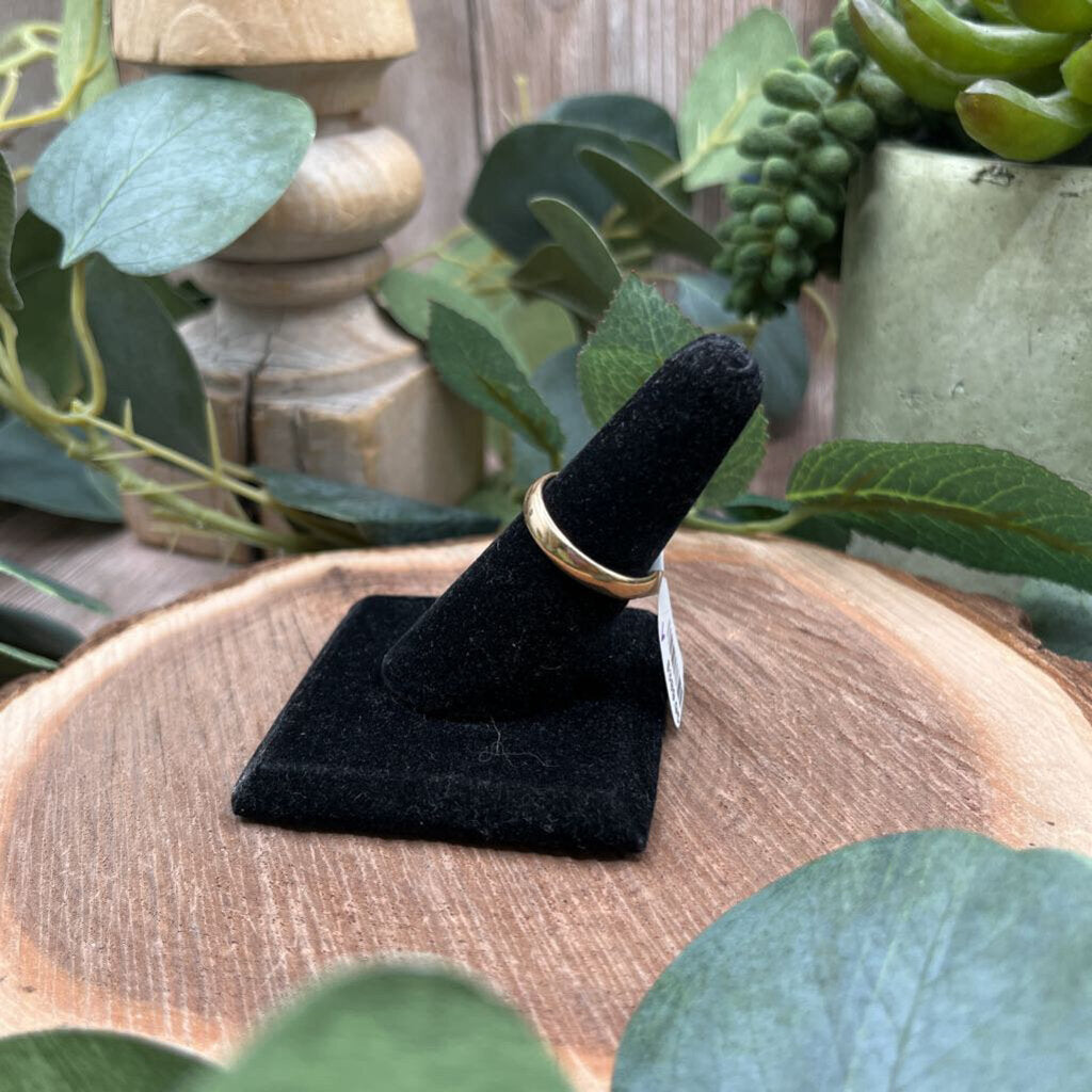 14k YG Minimalist Ring