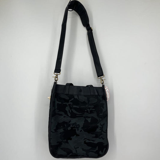 Lululemon Camo Tota