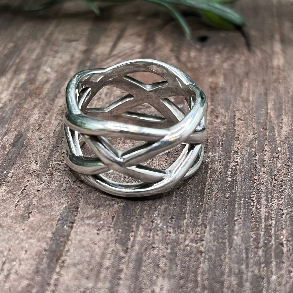 Tiffany & Co Celtic Knot Ring