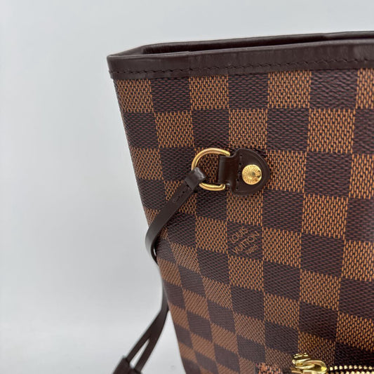 Louis Vuitton Neverfull Handbag