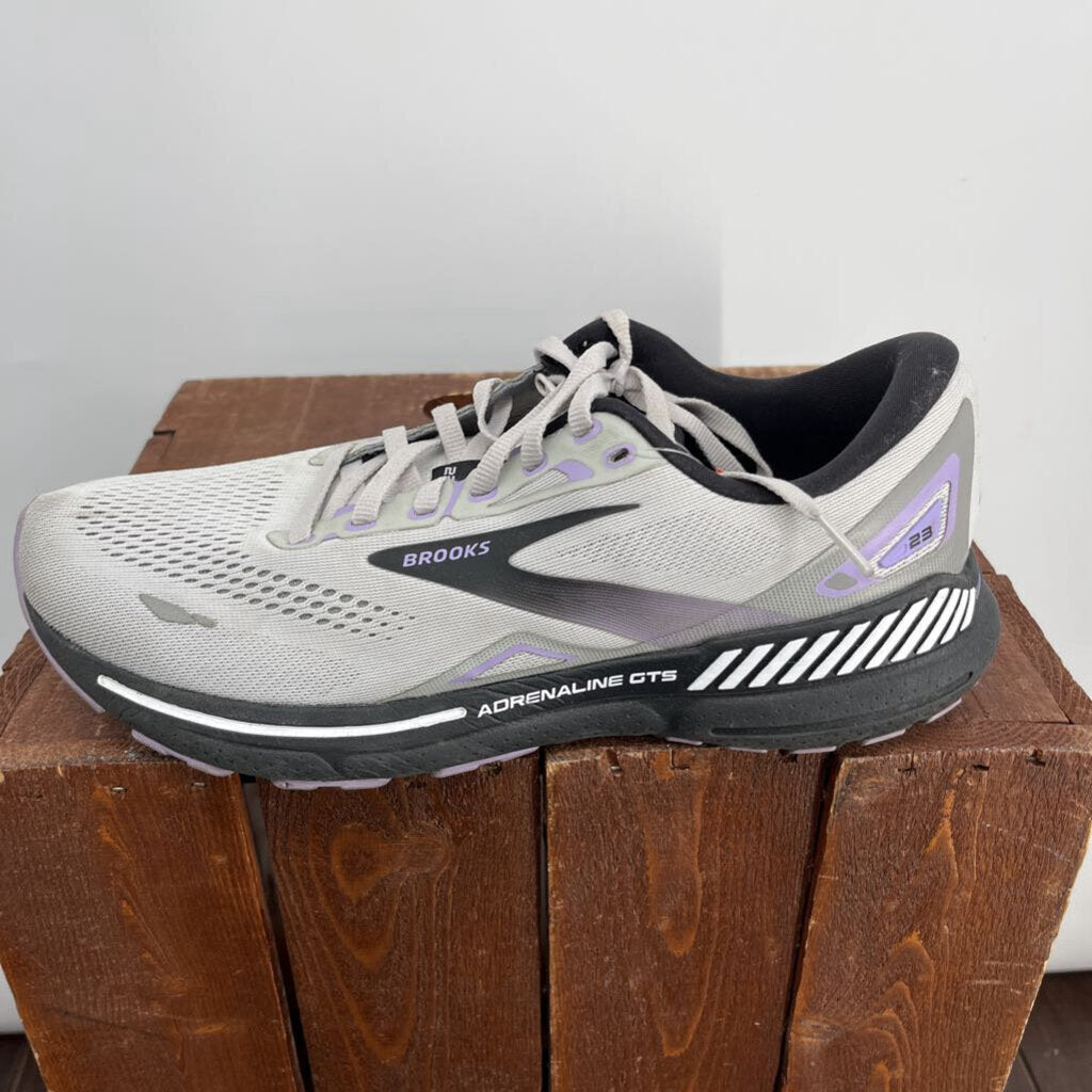 Brooks Sneakers