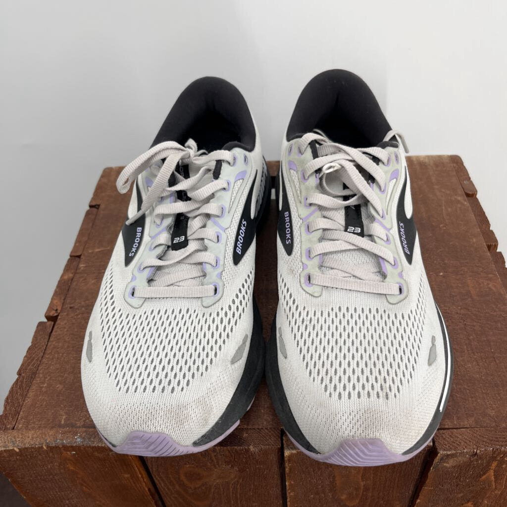 Brooks Sneakers
