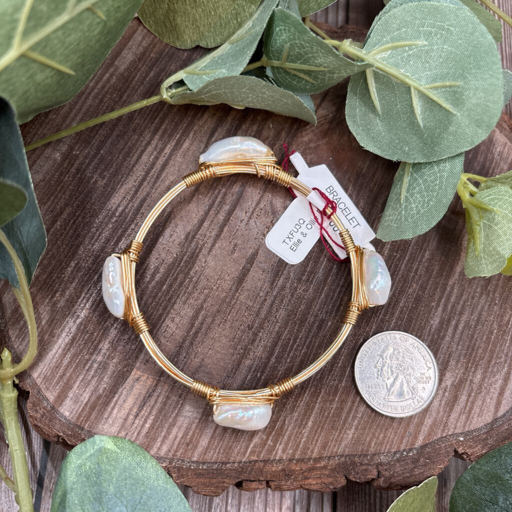 Ellie & Ollie Pearl Bangle