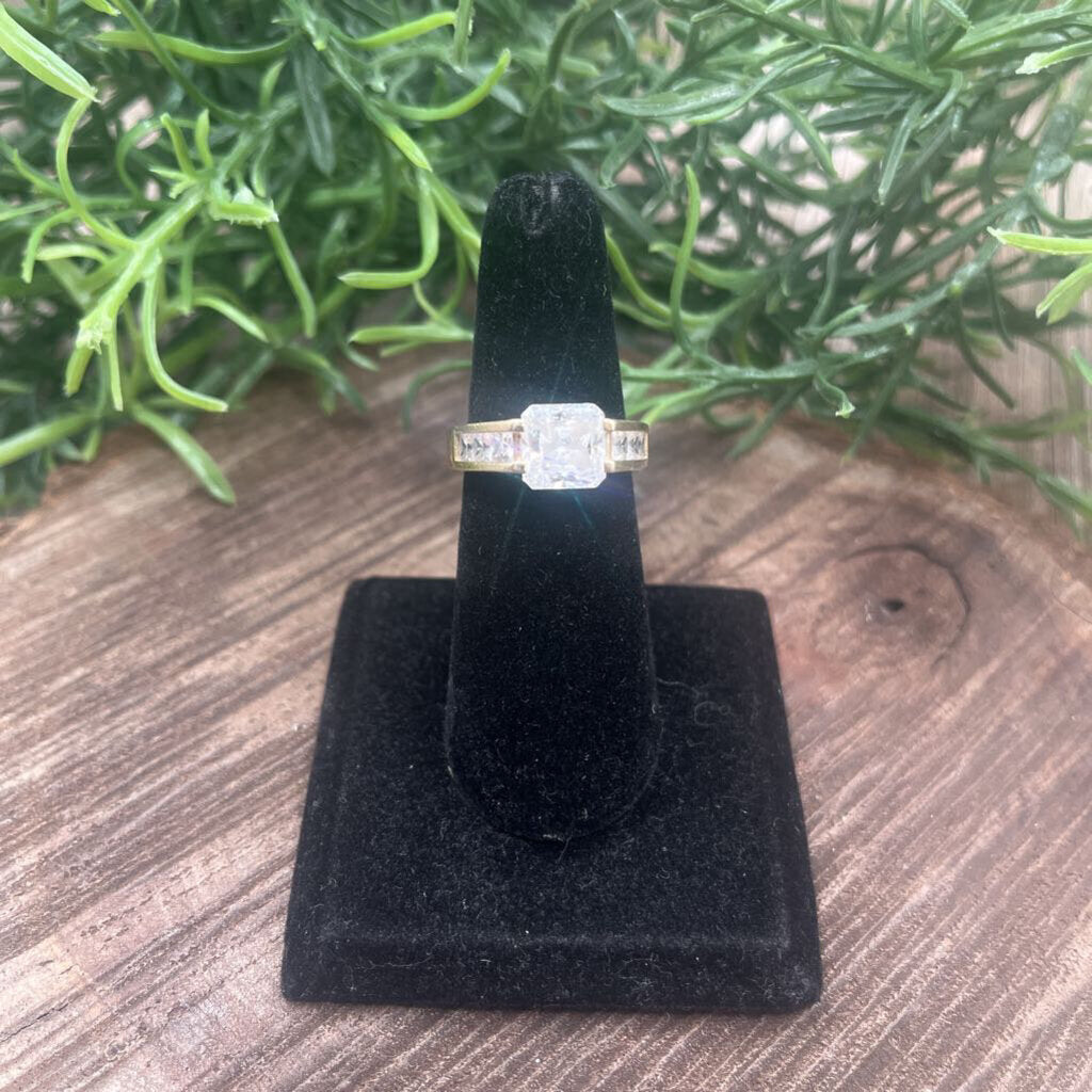 14k YG CZ Ring