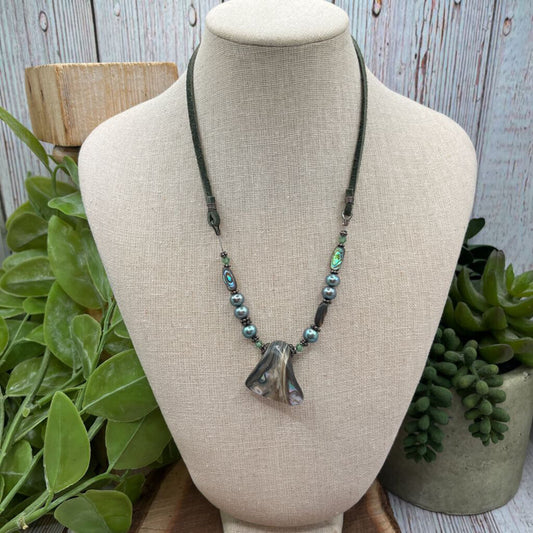 Shell Pendant Necklace