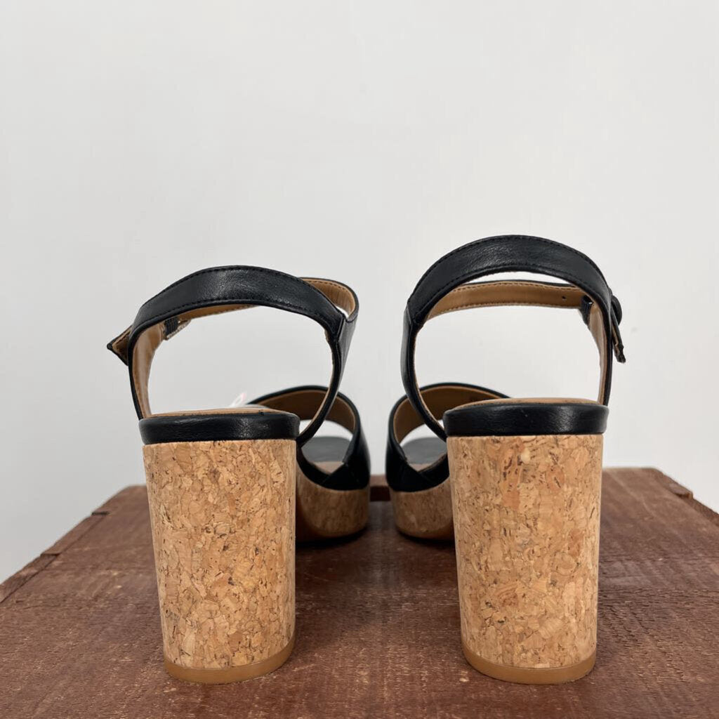 Naturalizer Sandals