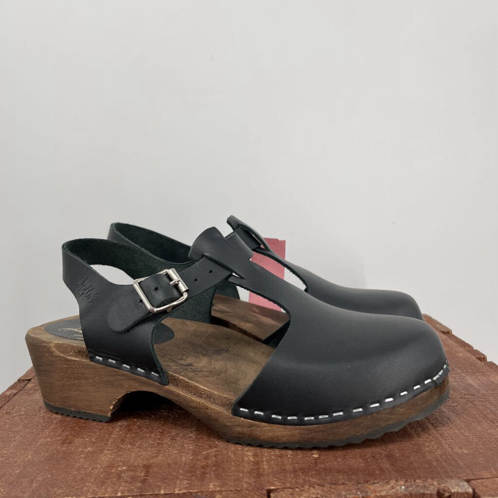 Lotta's Clogs