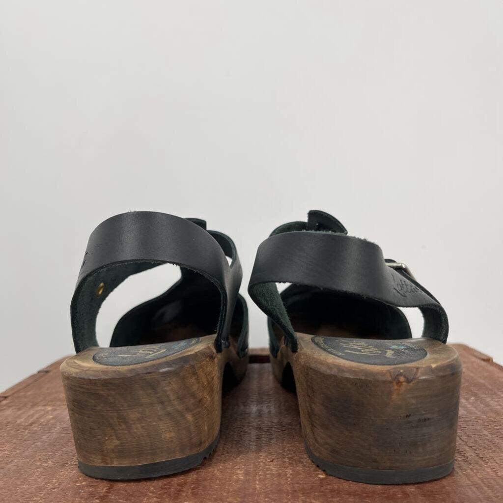Lotta's Clogs