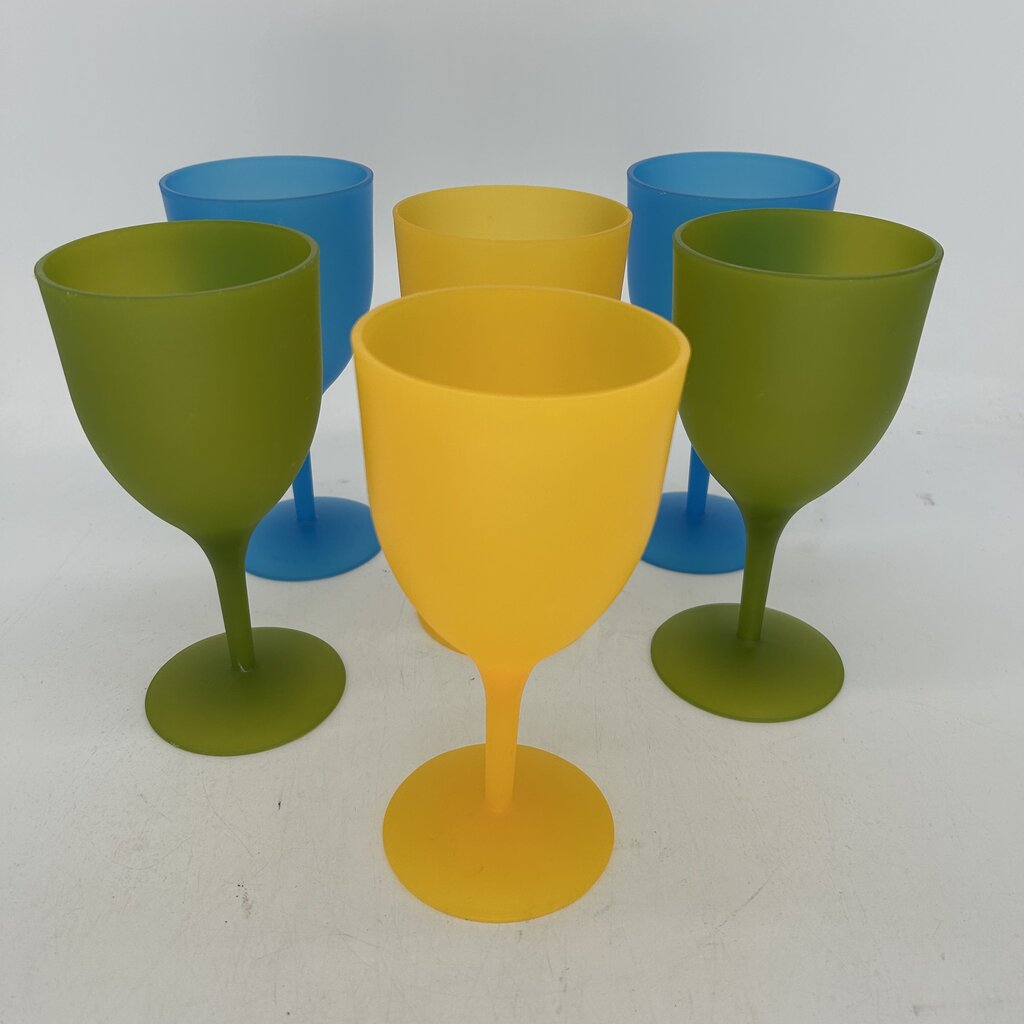 Plastic Wine Glass Set