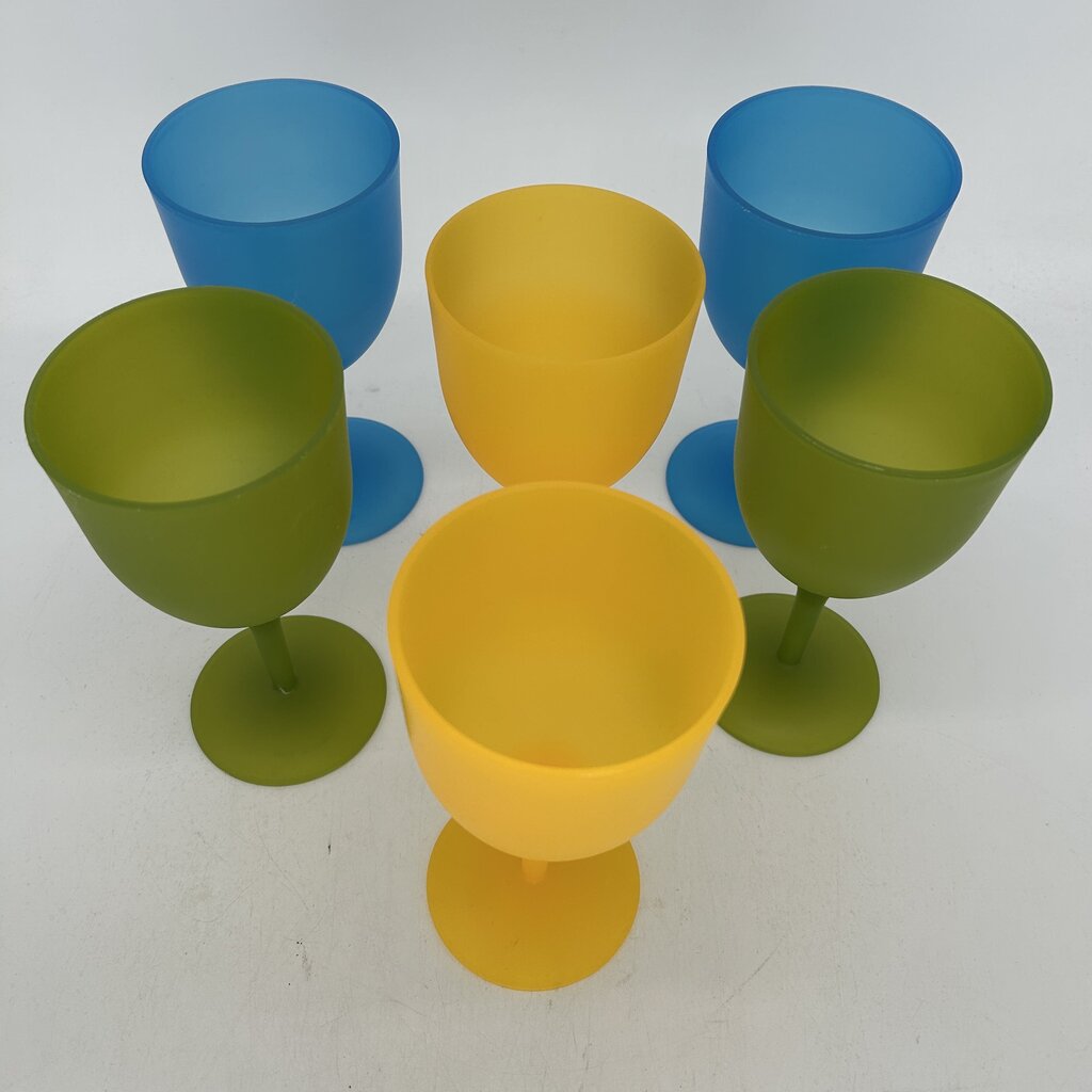 Plastic Wine Glass Set