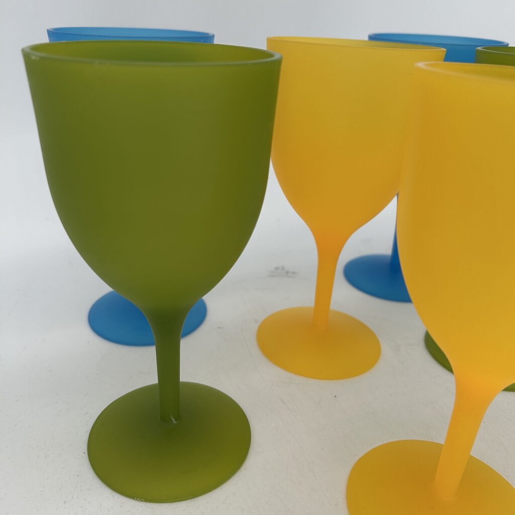 Plastic Wine Glass Set