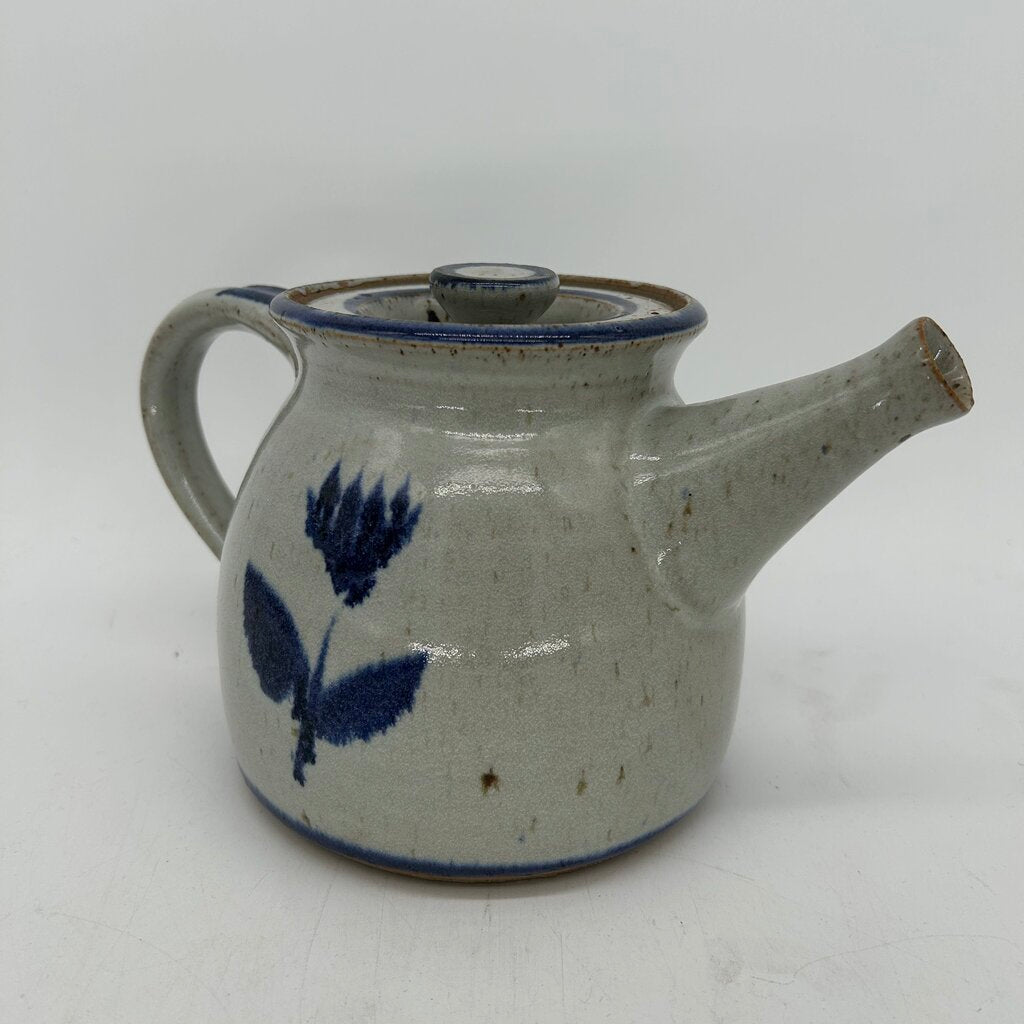 Stoneware Flower Motif Teatop