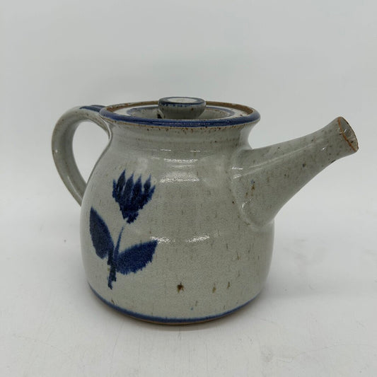 Stoneware Flower Motif Teatop