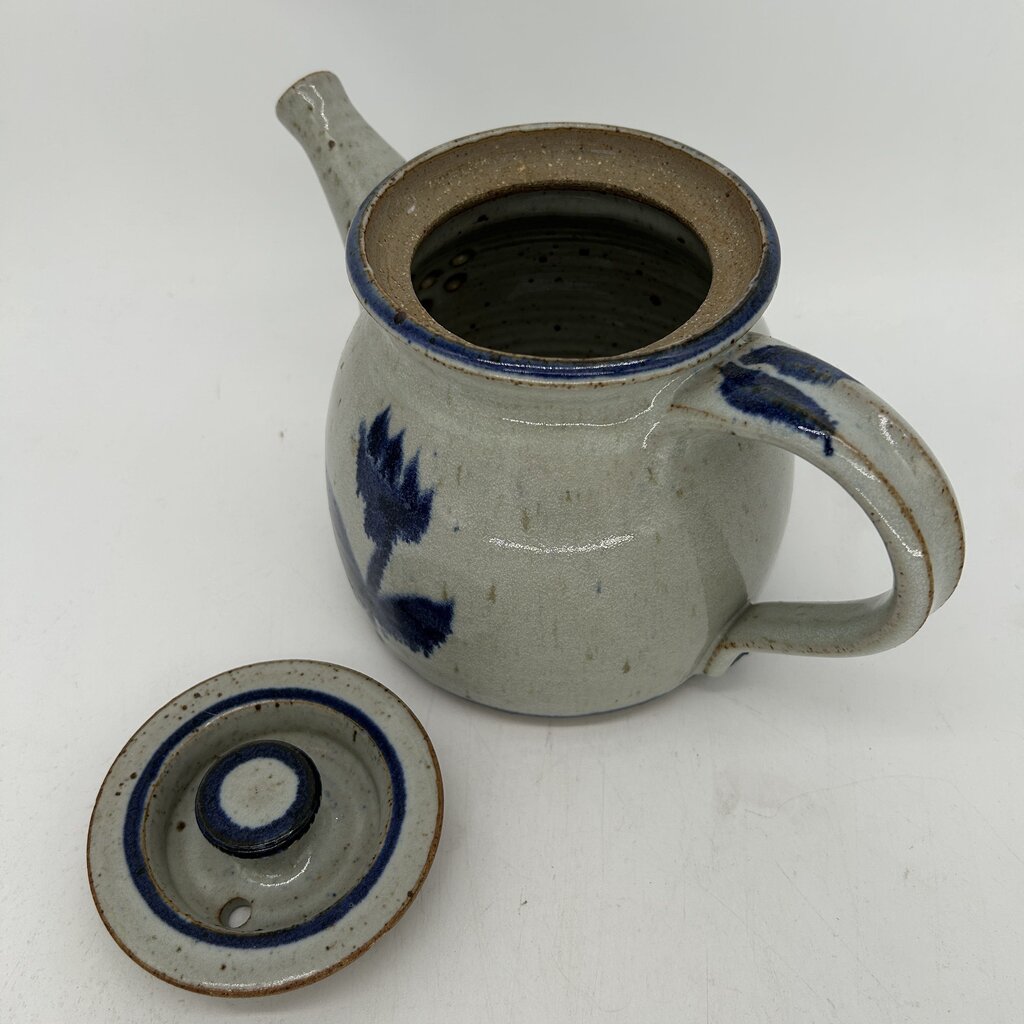 Stoneware Flower Motif Teatop