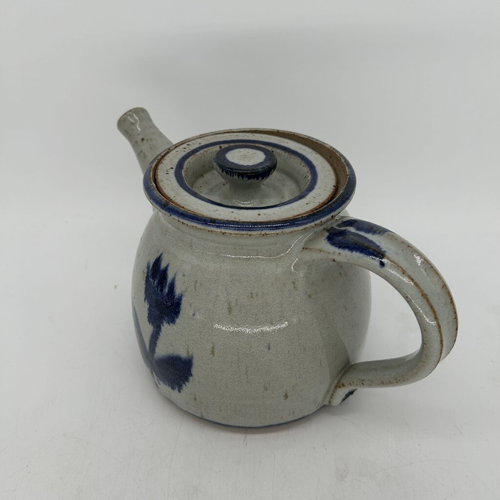 Stoneware Flower Motif Teatop