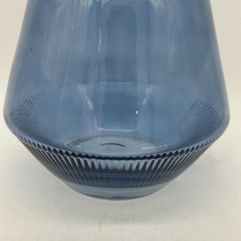 Wide Glass Vase w Ridged Base
