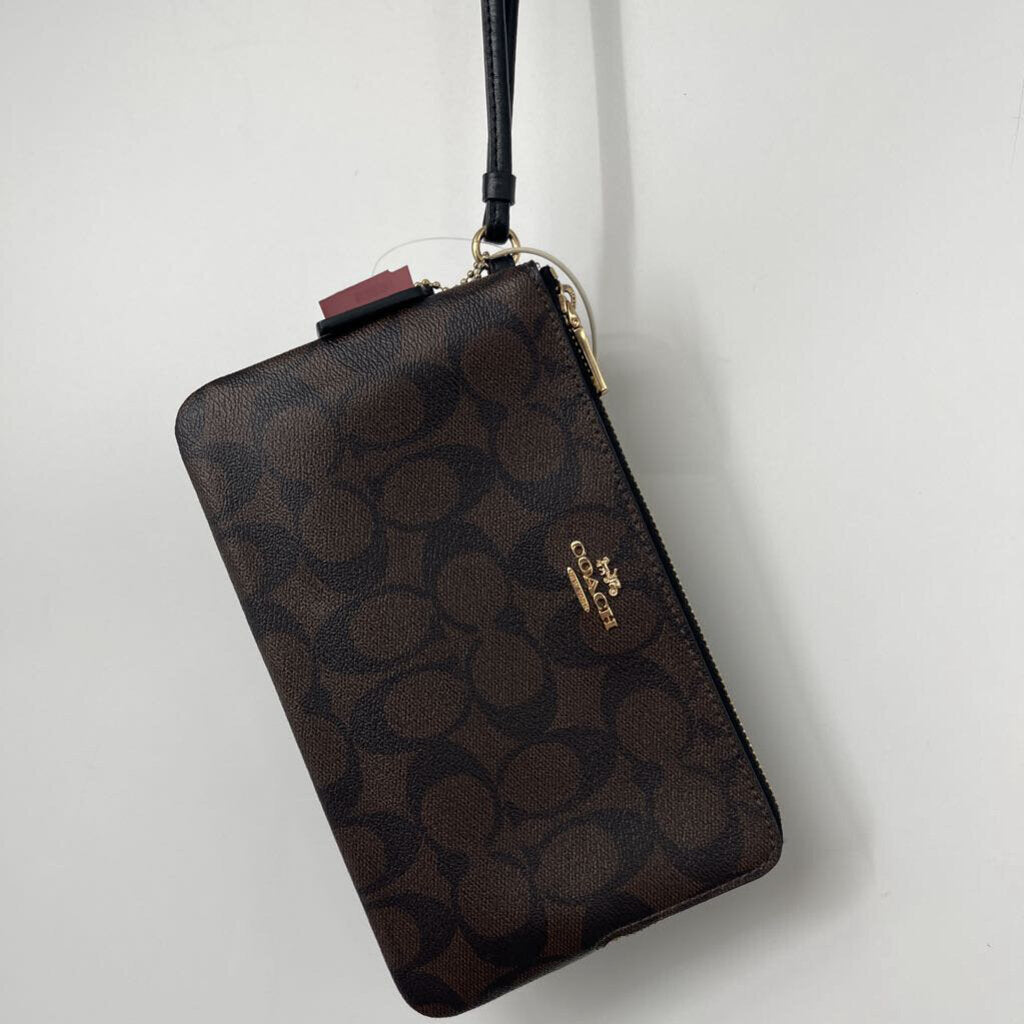 Coach Signature Corner Zip Wristlet