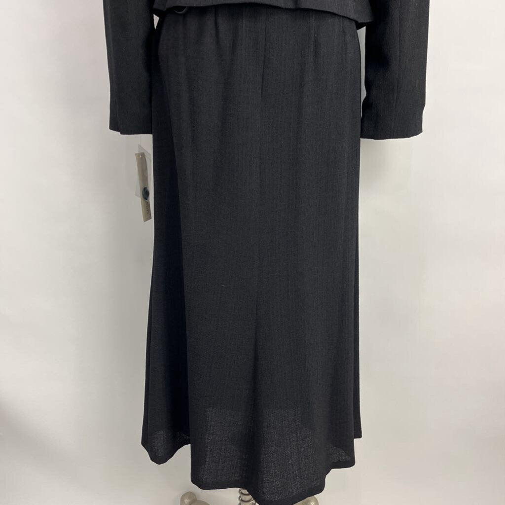 Harve Benard 2pc Suit
